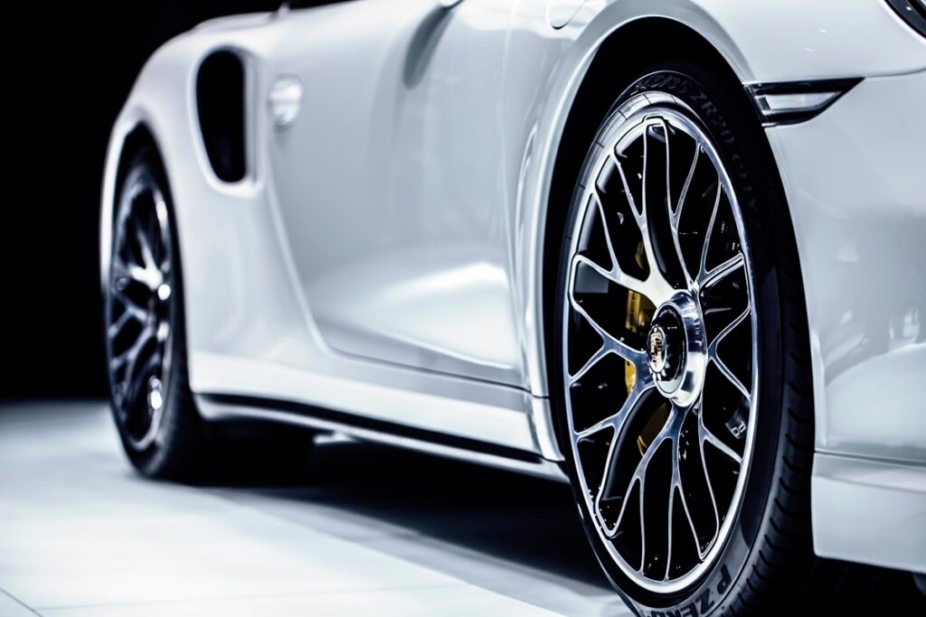 Detalle de llanta de lujo para seccion de contacto jd car